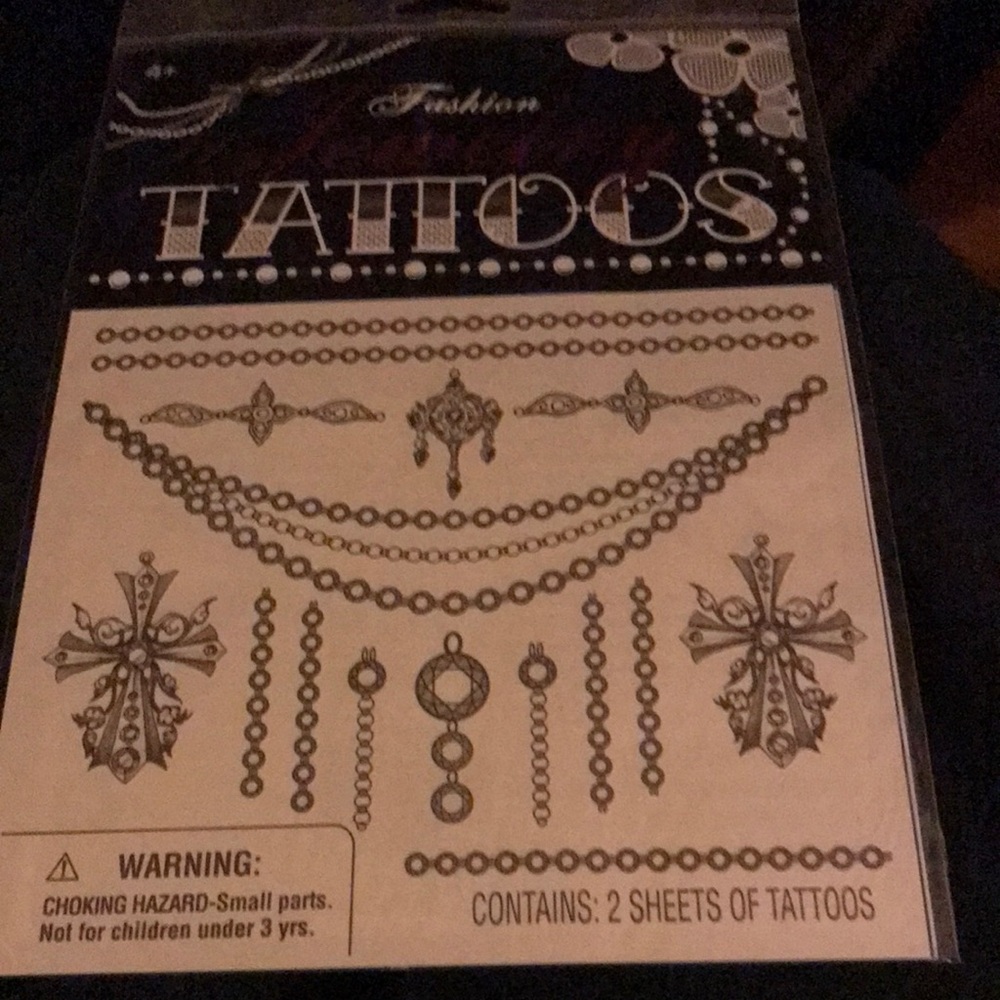 Glamorous Body Art Tattoo Set - Red and Black - Picture 2 of 3
